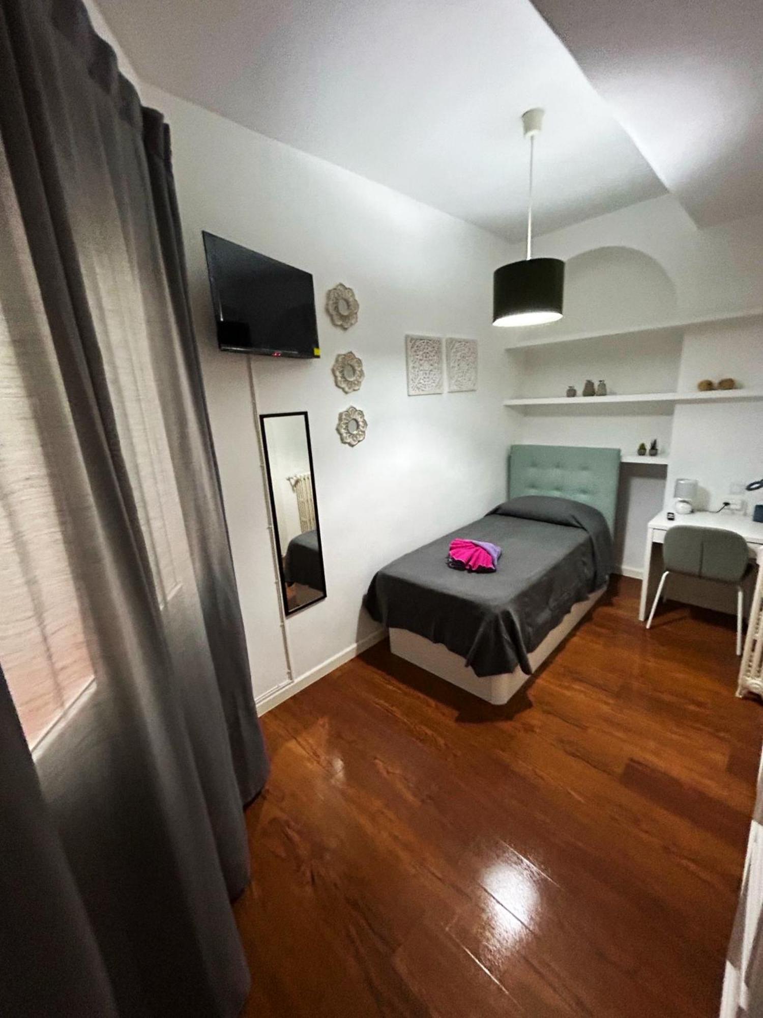 Habitaciones Magdalena Madrid Exterior foto